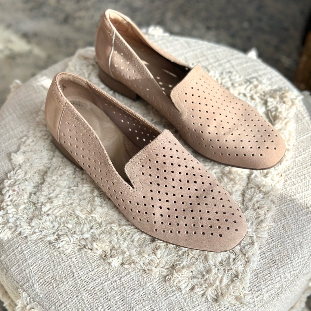 Clarks Juliet Hayes Leather Slip On Cut Out Suede Loafers Size 8.5